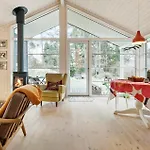 2 Bedroom Gorgeous In Дом отдыха