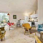 2 Bedroom Gorgeous In *