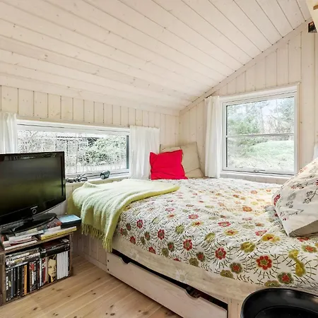Ferienhaus 2 Bedroom Gorgeous In