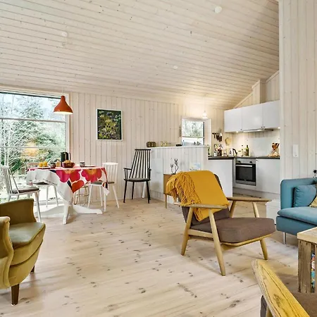 2 Bedroom Gorgeous In *