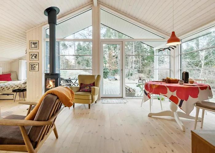 2 Bedroom Gorgeous In Holiday home