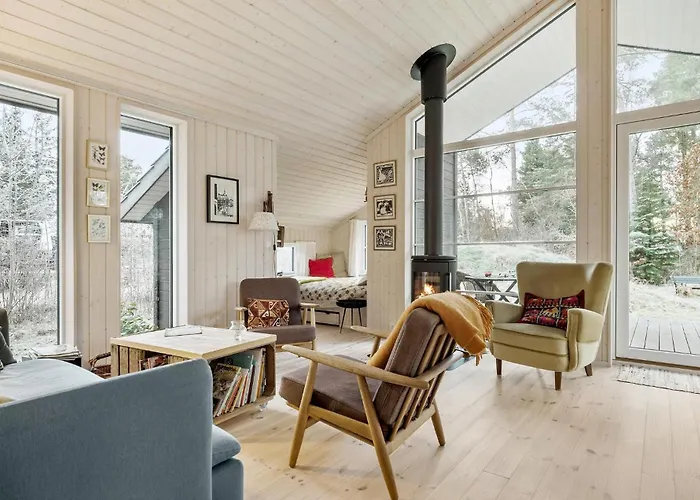 2 Bedroom Gorgeous In Сasa de vacaciones Oro