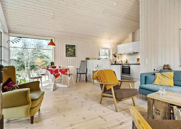 2 Bedroom Gorgeous In *