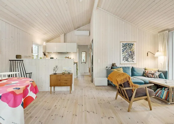 2 Bedroom Gorgeous In *